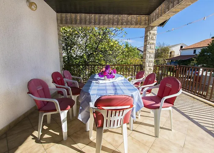 Appartamento Danica Nin